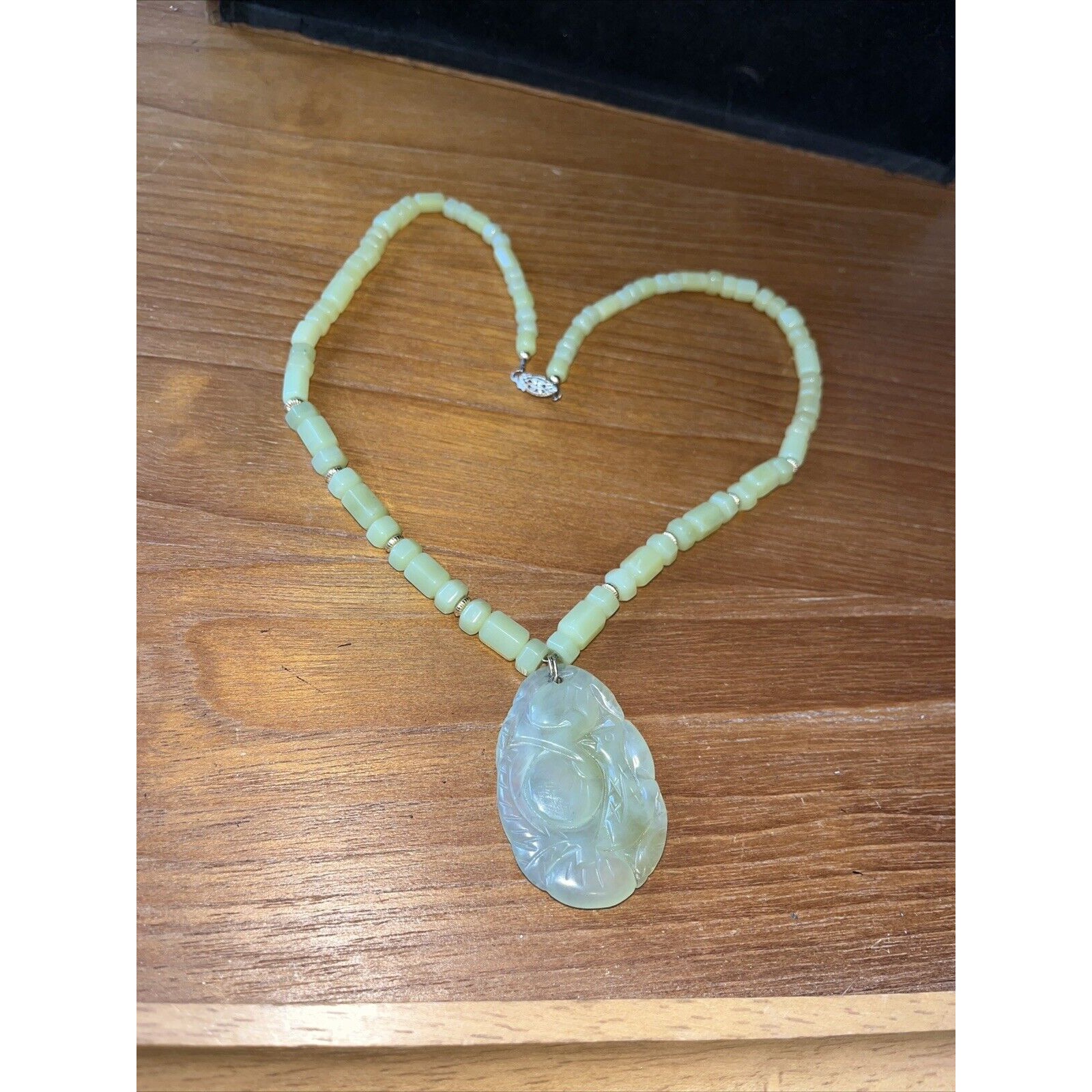Vintage Green Jade With Gold Spacer Beads Design Carvedbird Pendant Necklace 20”